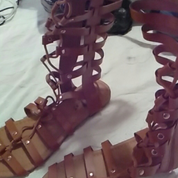 NEW rue21etc  Weaved leather high top sandel - Picture 3 of 4